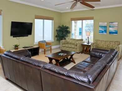 Five Bedroom Rental 125 Yards to the Beach.